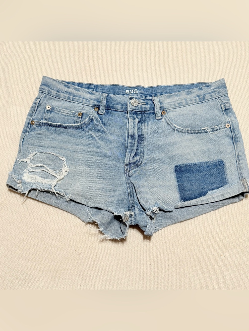 BDG Faded Blue Distressed Denim Cutoff Shorts size 29w